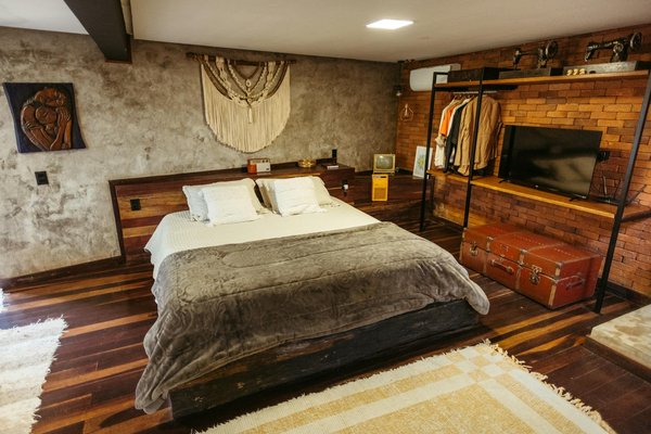 Quelle croisière offre des excursions pour découvrir les temples antiques au Japon?